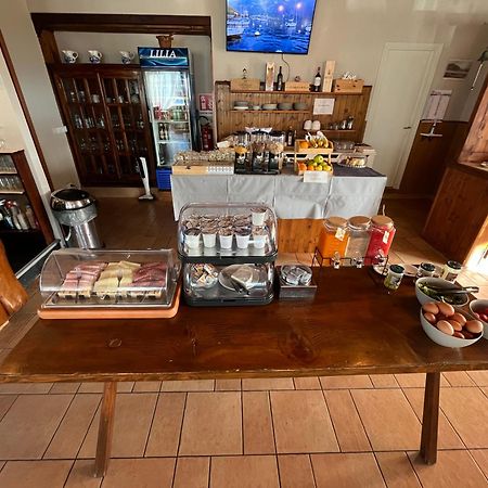 B&B Garzola Ossuccio ภายนอก รูปภาพ